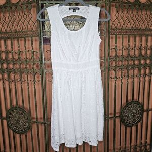 Versona Eyelit Dress Size SM